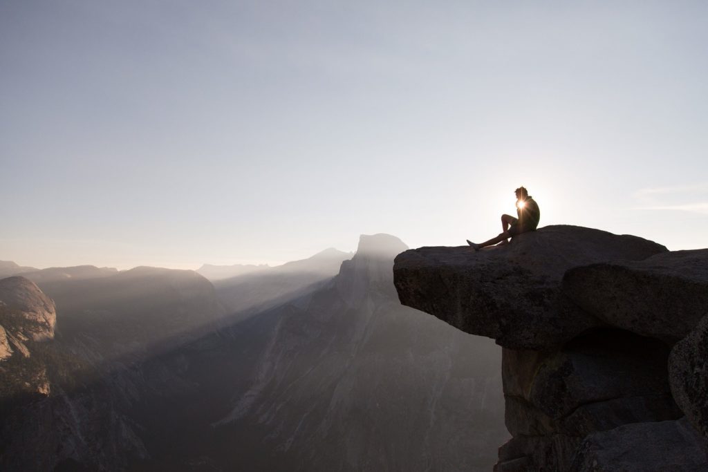 ©Free-Photos Mann auf einem Berg